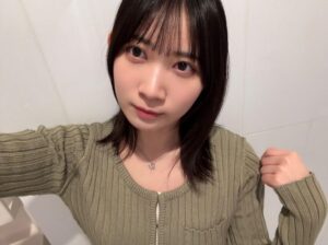 【僕青】八木仁愛の私服!フロントホックの可愛いトップスに注目