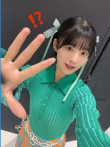【僕青】持永真奈ちゃん、身体のラインがぴっちりの緑のニットに注目