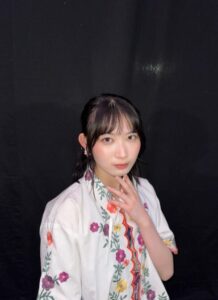 【僕青】八木仁愛ちゃんのフラワー刺繍がお洒落な服に注目