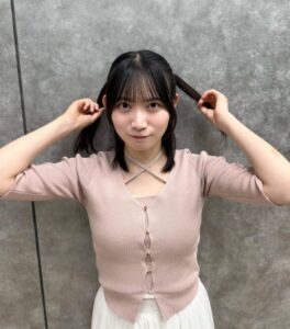 【僕青】八木仁愛ちゃんの私服！華奢に見せるカーディガンとキャミソールのセット