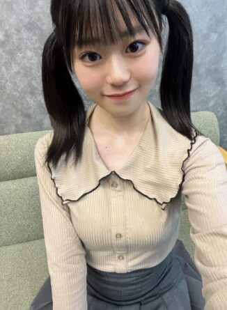 【僕青】木下藍ちゃんの私服!襟の大きさで小顔効果のあるブラウス